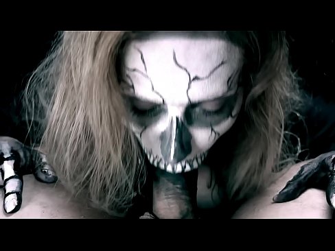 ❤️ Demonsko dekle sesa kurca s svojimi črnimi usti in pogoltne spermo. ❤️ Porno na sl.libporno.ru ❌️
